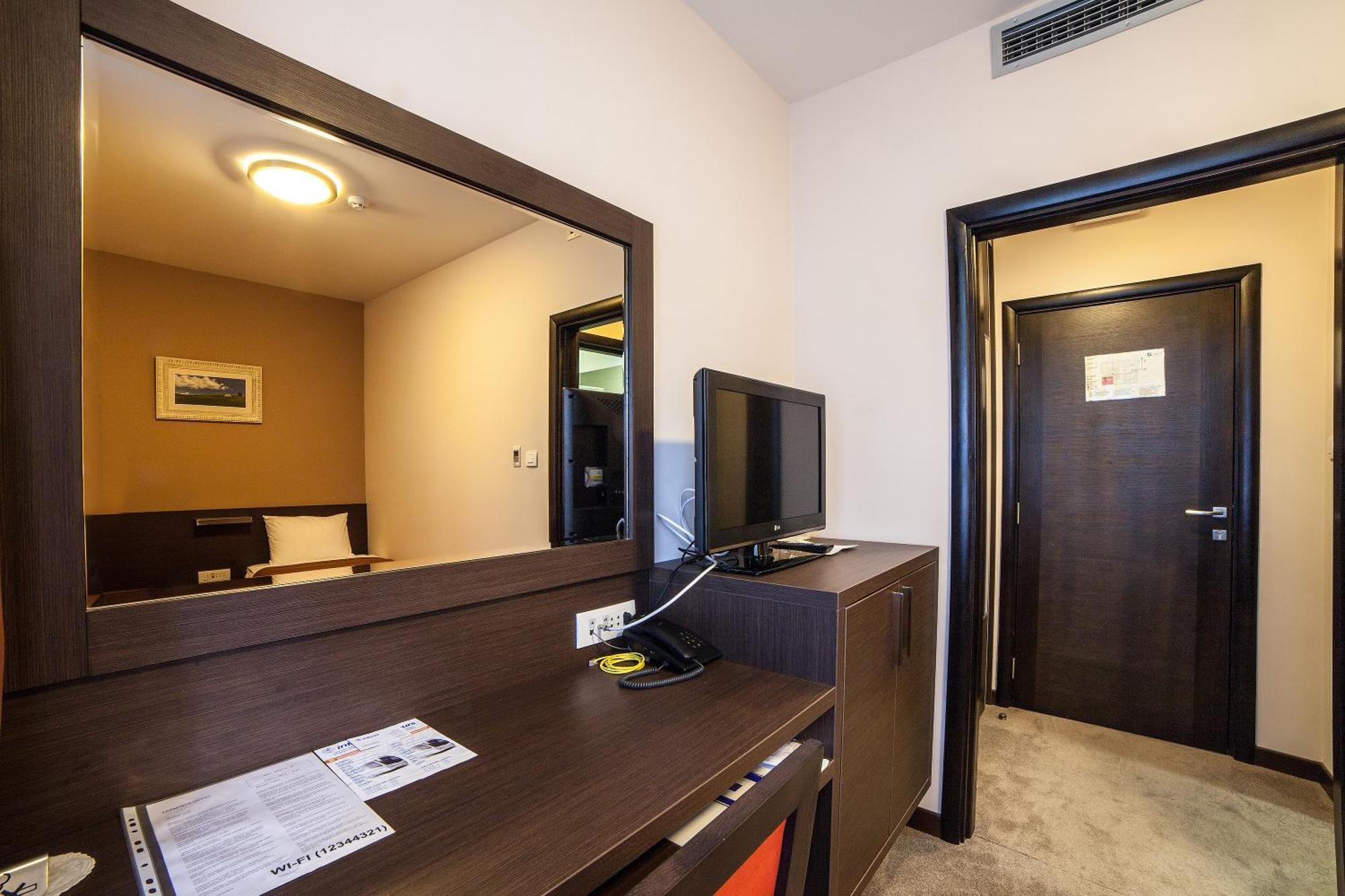 Hotel Terminus Podgorica Zimmer foto