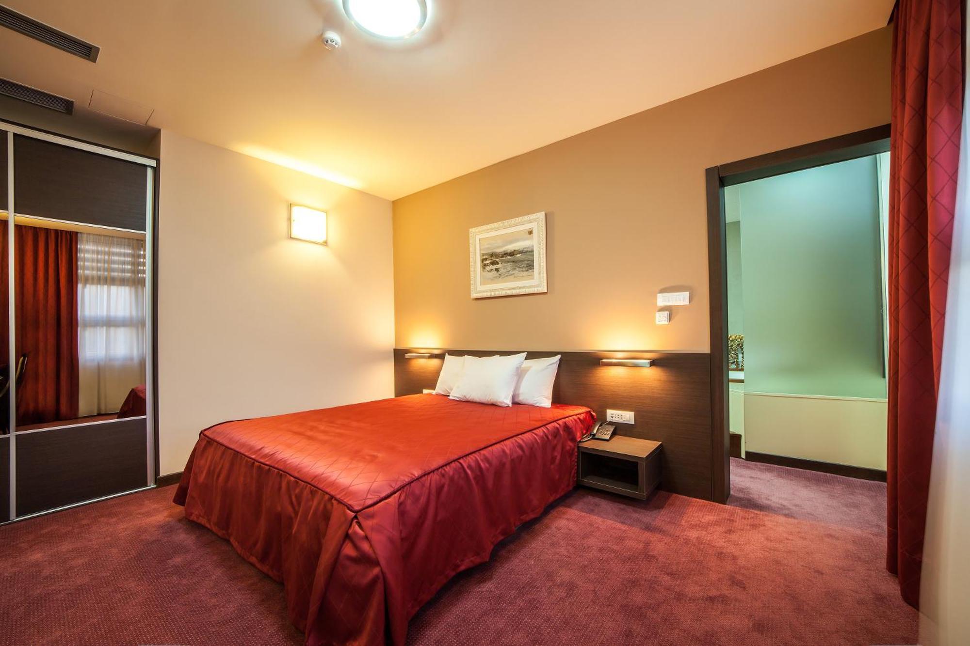 Hotel Terminus Podgorica Zimmer foto
