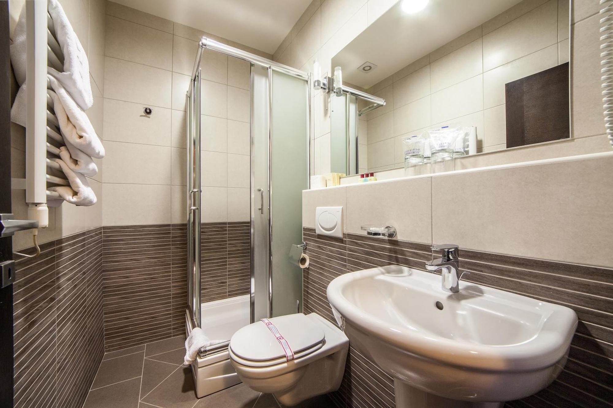 Hotel Terminus Podgorica Zimmer foto