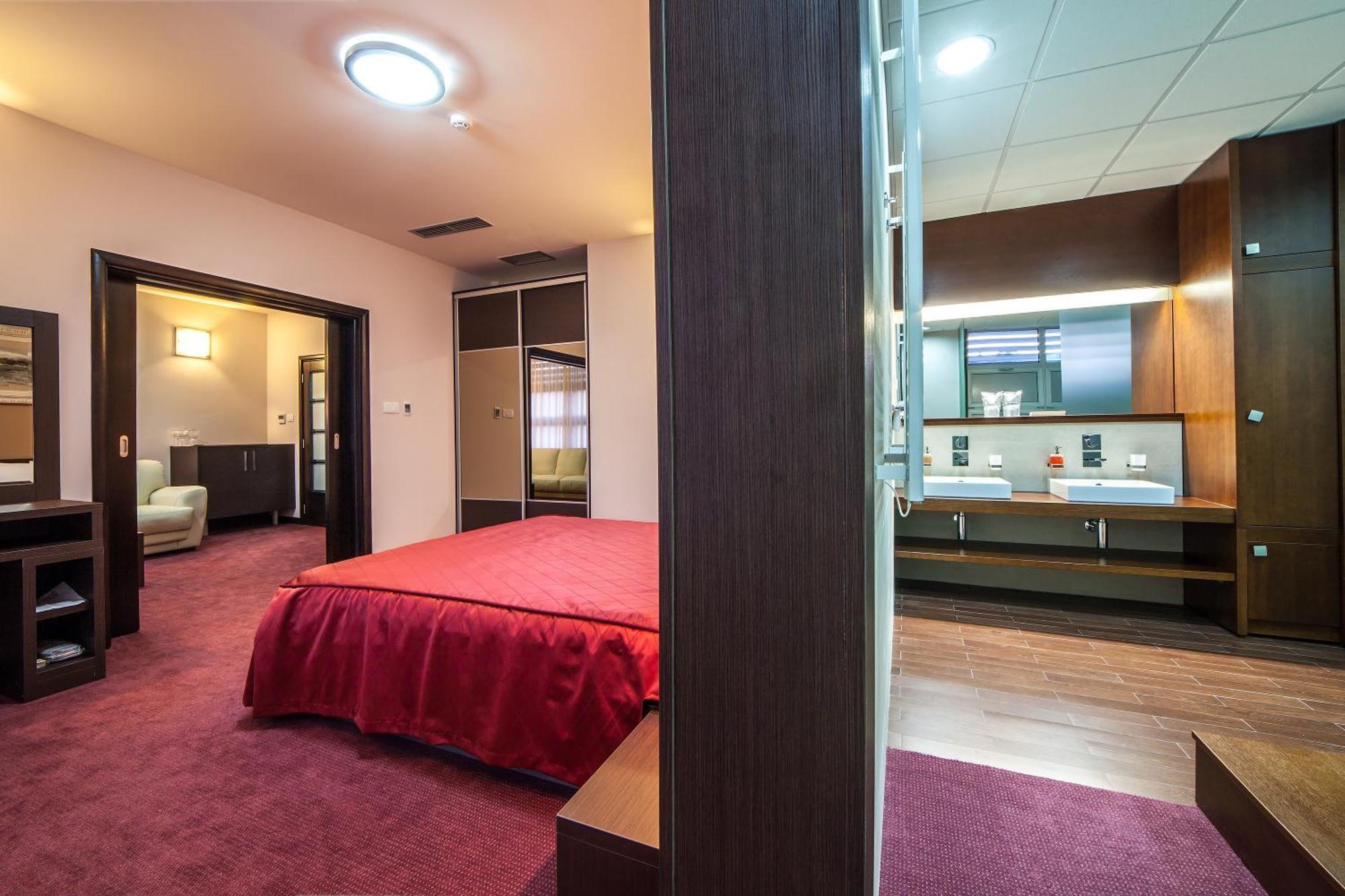 Hotel Terminus Podgorica Zimmer foto
