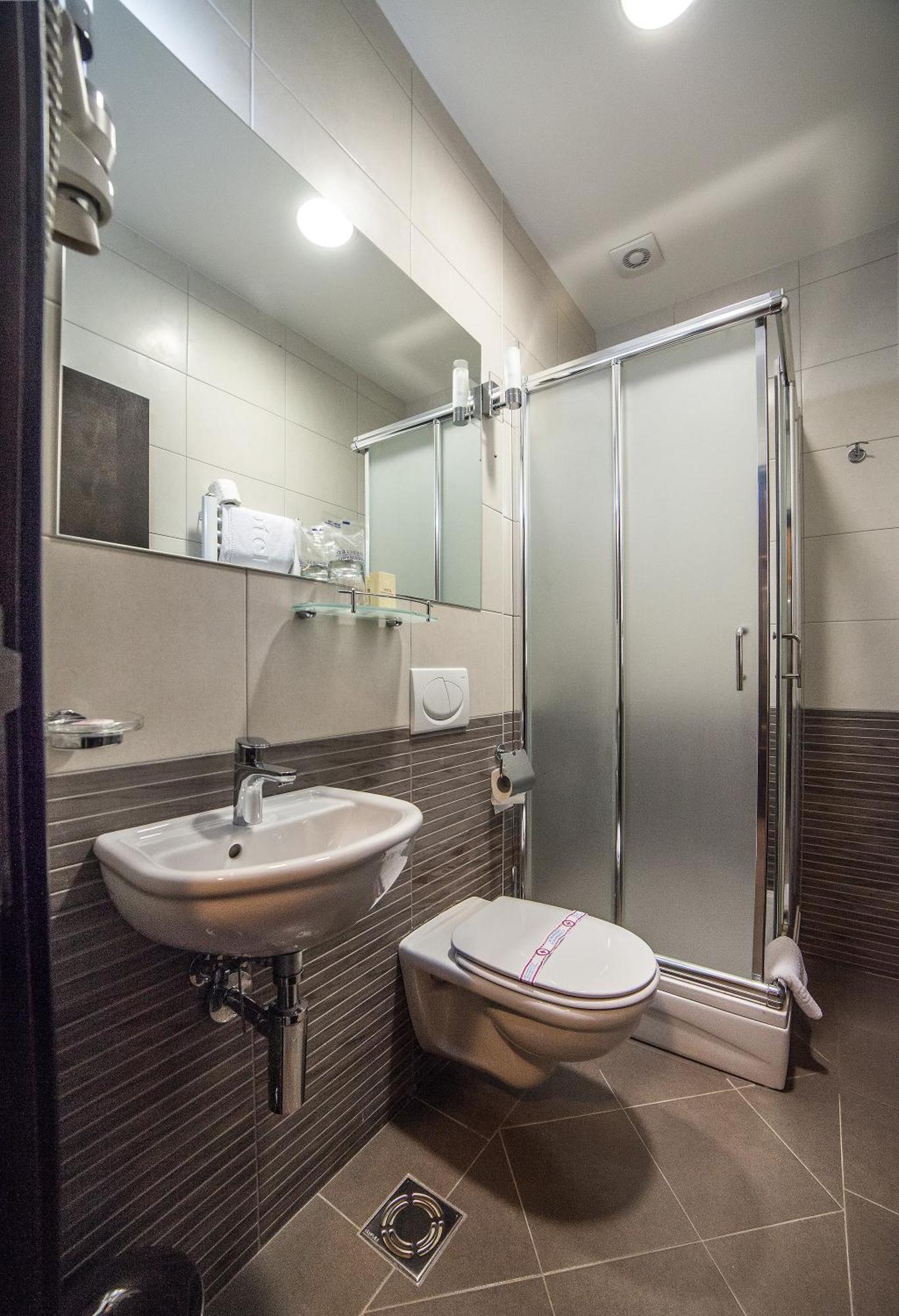 Hotel Terminus Podgorica Zimmer foto